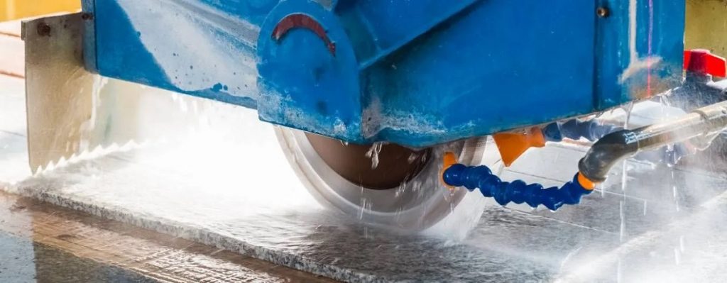 Stone cutting machine