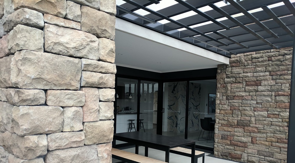Facade stone for wet areas